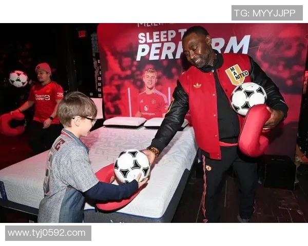 曼联足球历届球星精彩回顾与传奇故事解析 曼联足球历届球星精彩回顾与传奇故事解析