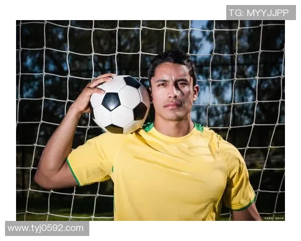 法国足球小个子球星盘点:他们如何用速度与技巧征服绿茵场 法国足球小个子球星盘点:他们如何用速度与技巧征服绿茵场