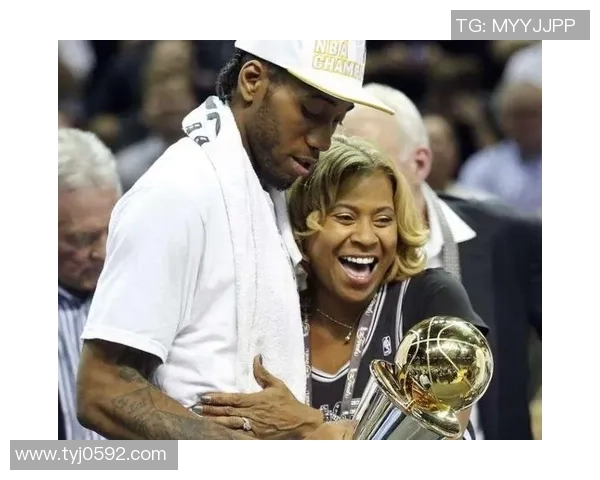 聚焦足球巨星女儿成长之路展现家庭温情与运动精神 聚焦足球巨星女儿成长之路展现家庭温情与运动精神