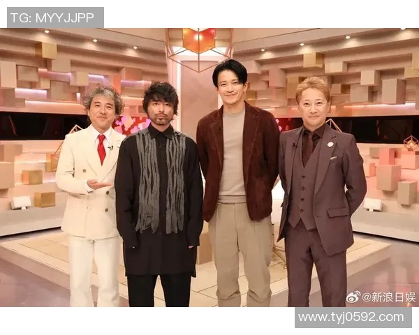 足坛巨星齐聚看秀现场尽显时尚魅力引领潮流风向 足坛巨星齐聚看秀现场尽显时尚魅力引领潮流风向