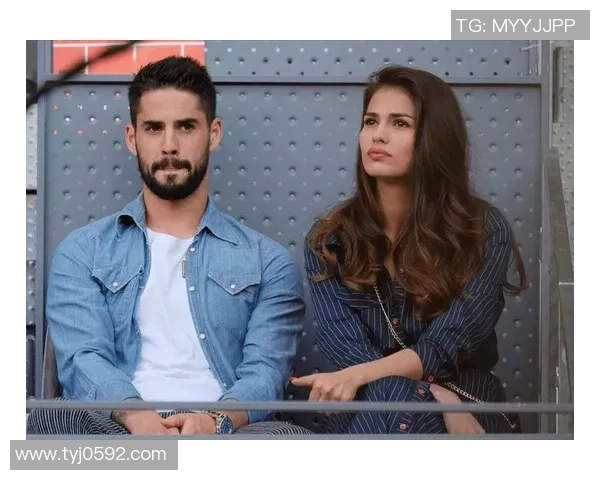 最美球星太太齐聚绿茵场演绎浪漫与激情的足球盛宴 最美球星太太齐聚绿茵场演绎浪漫与激情的足球盛宴